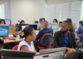 Sombra por um Dia conecta jovens ao mercado de trabalho e já soma mais de 300 participantes na Bahia
