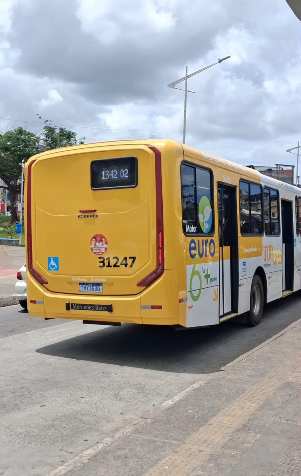 Ônibus novos da frota de Salvador sofrem vandalismo menos de uma semana após a entrega