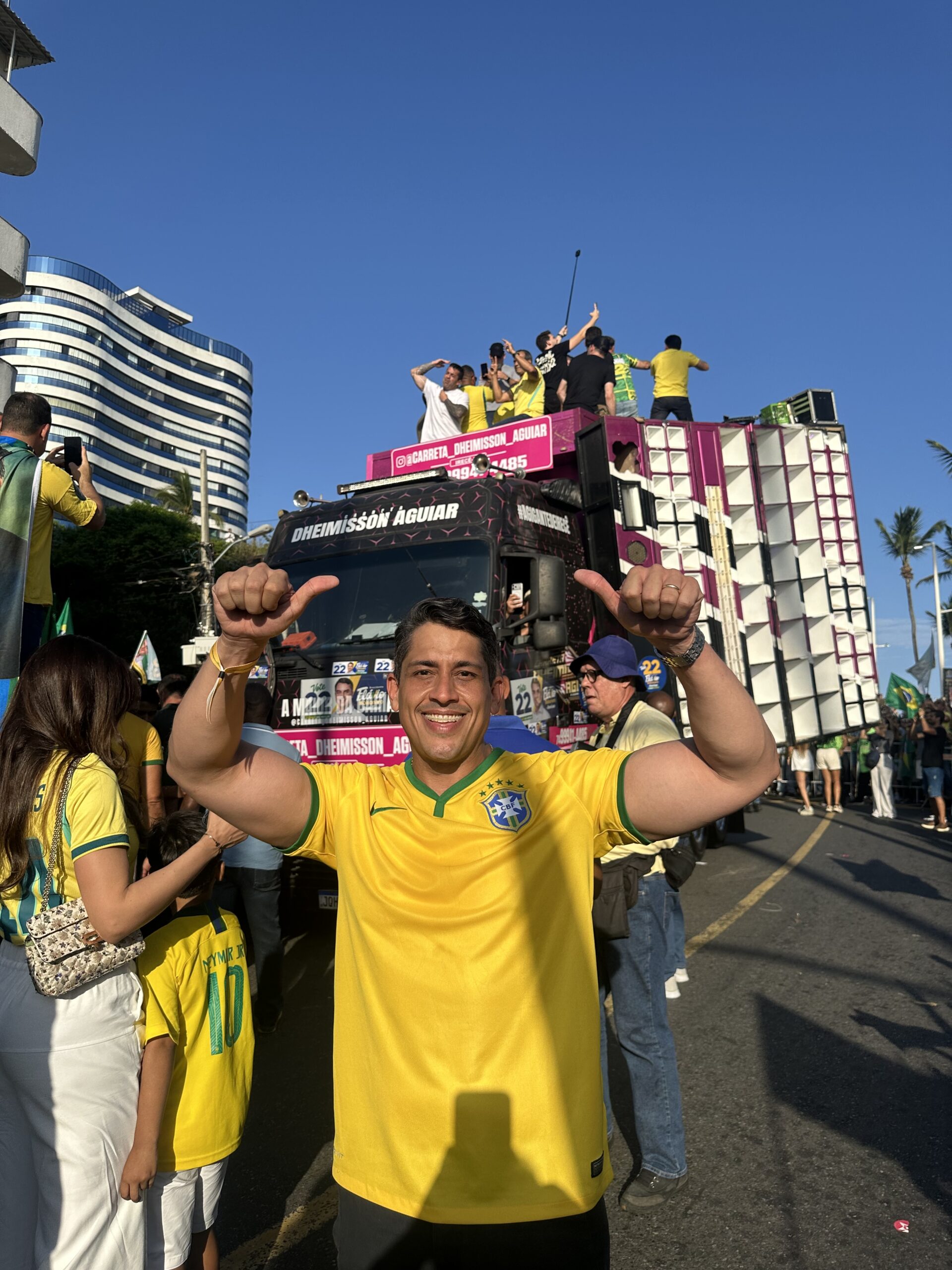 Vereador Sidninho participa de ato em apoio a Flávio Bolsonaro com ACM Neto e Bruno Reis